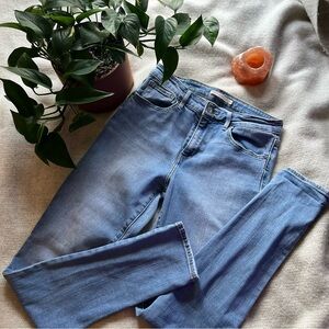 LEVI 721 High Rise Skinny Jeans